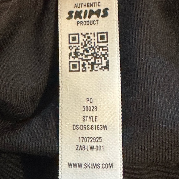 SKIMS Smooth Layers Skimpy Scoop Neck Dress in Obsidian New! - Picture 11 of 11